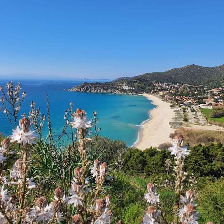 B&B Is Pranus A Mari Casa Privata Solanas  Kültér fotó
