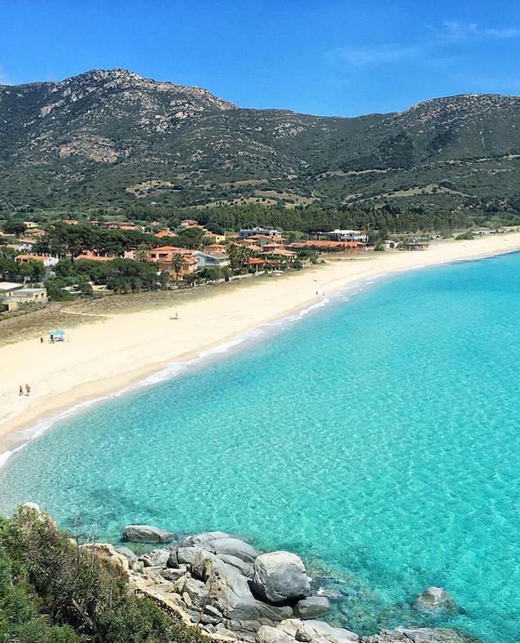 B&B Is Pranus A Mari Casa Privata Solanas  Kültér fotó